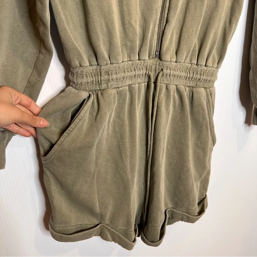 L*SPACE Stay Cool‎ Hooded Romper. Size XS